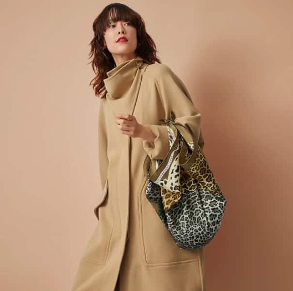 Lazy_Leopardesses_scarf_90___Hermès_USA