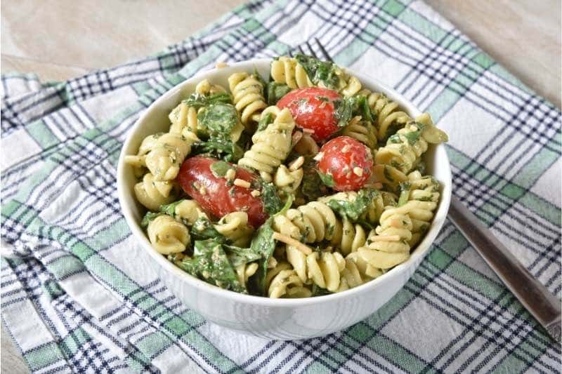 Pesto pasta salad